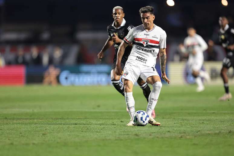 Enzo D&iacute;az sofreu um trauma, mas deve estar apto para o duelo contra a LDU &ndash;