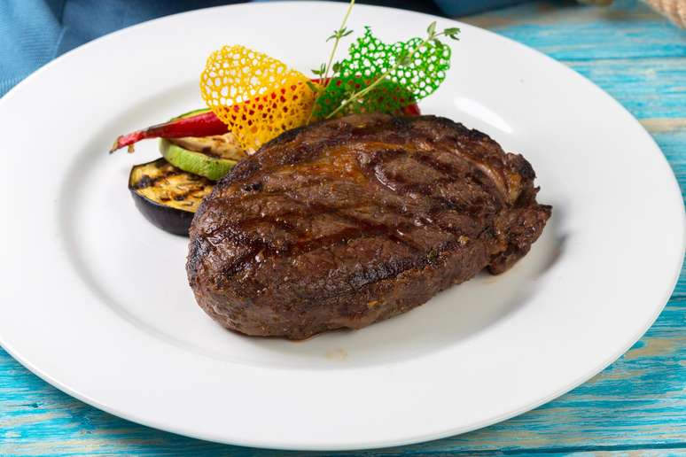 Is red meat bad or protects? The new study brings an unexpected response