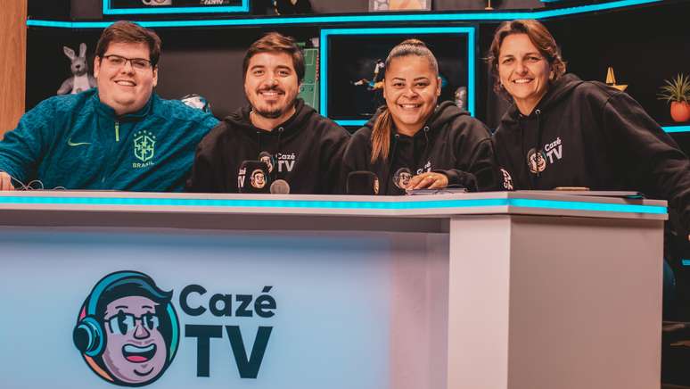 Juliana agora se dedica totalmente ao cargo de comentarista na Caz&eacute;TV