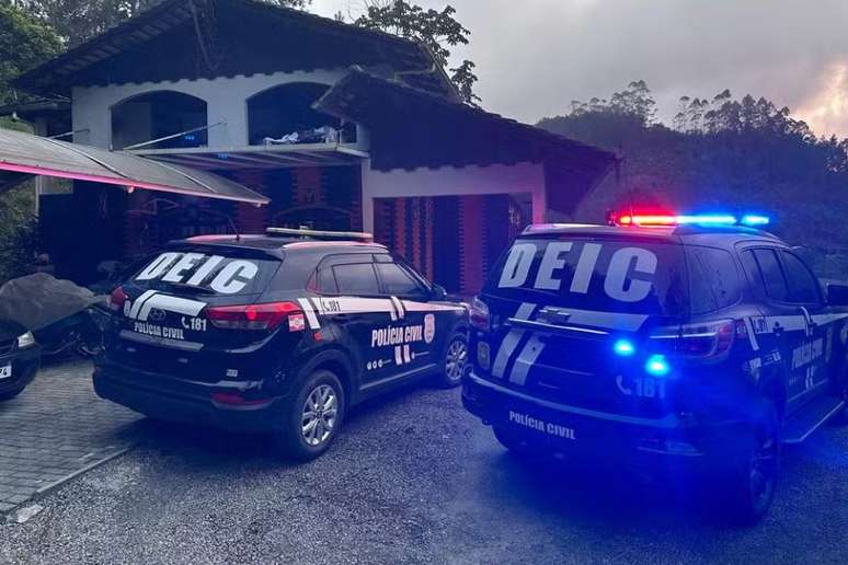 Grupo suspeito de ameaças contra o governador de SC é alvo de operação