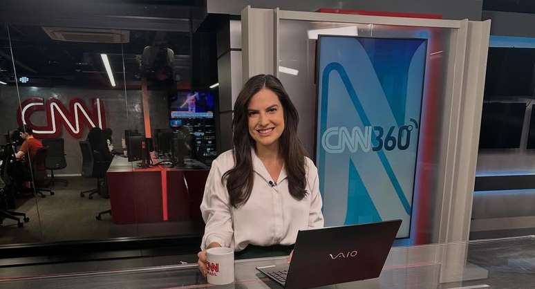 Marina Demori apresenta programa na CNN