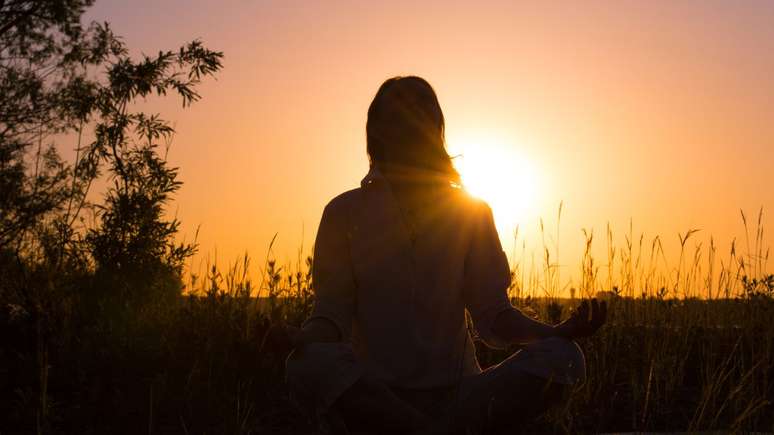 O segredo do silêncio: entenda como a pausa sonora melhora a sua saúde cerebral, além de garantir bem
