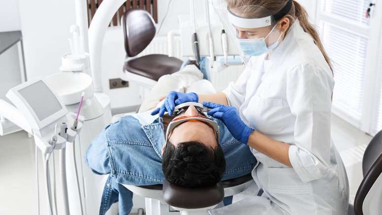 Stress and anxiety can cause teeth and inflammation in the mouth; I wait