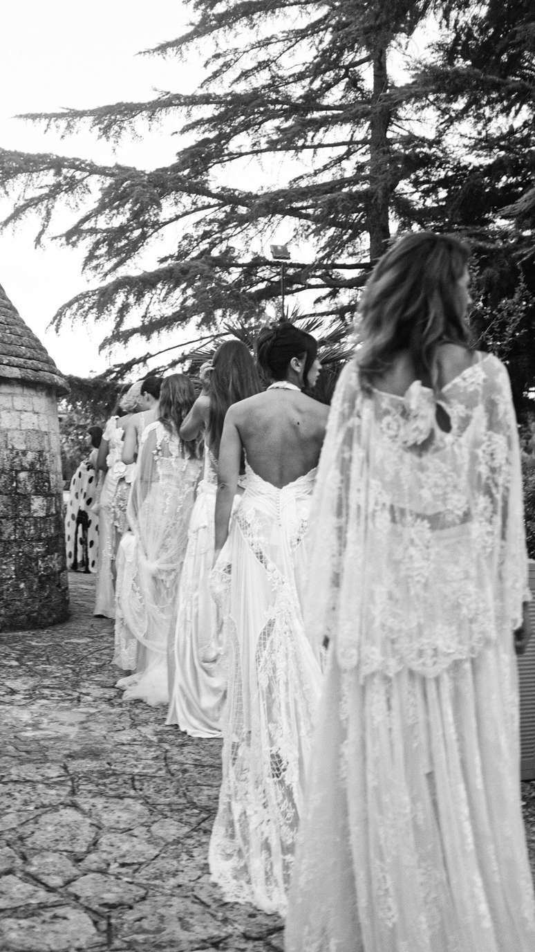 Desfile da grife de noivas Atelieria 