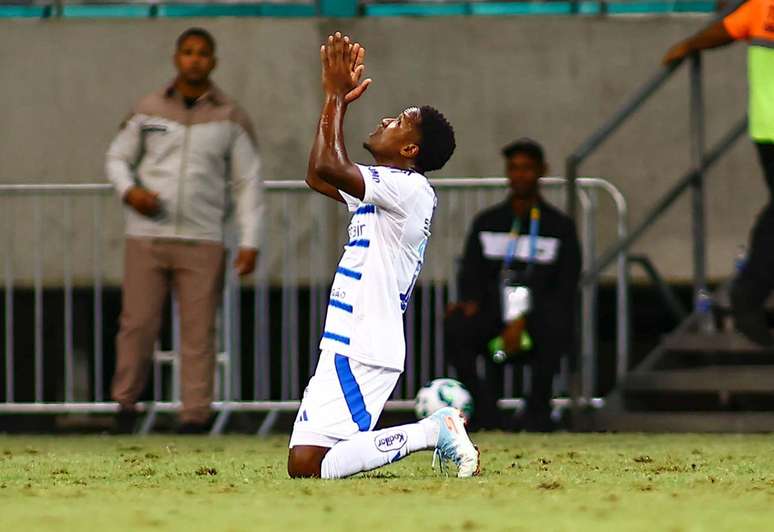 Sinisterra marcou o gol de empate na vit&oacute;ria de virada contra o Bahia &ndash;