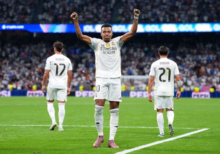 Mbapp&eacute; comemorando o segundo gol do Real Madrid 