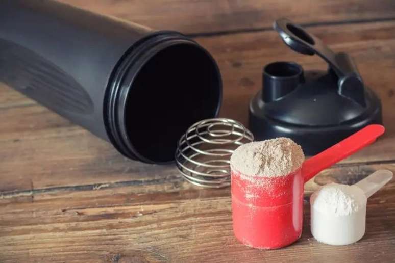 The milk serum protein is a supplement that contributes to the maintenance and growth of the muscles 