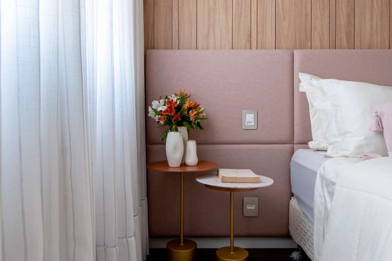 As flores ajudam a trazer o ar da primavera para os ambientes Projeto: Paiva e Passarini Arquitetura |