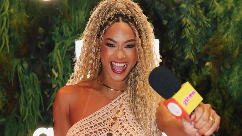 De acordo com ela, é fundamental para ela passar uma mensagem de empoderamento e representatividade para seus fãs. 