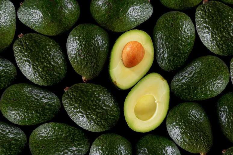 O abacate ajuda a regular os n&iacute;veis de gordura no f&iacute;gado 