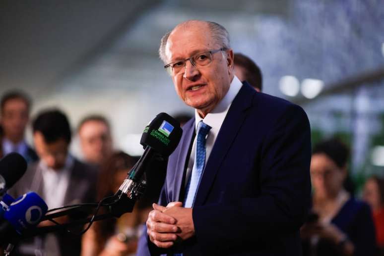 O vice-presidente Geraldo Alckmin encerrou seu discurso no evento com um grito de 'viva a democracia!'