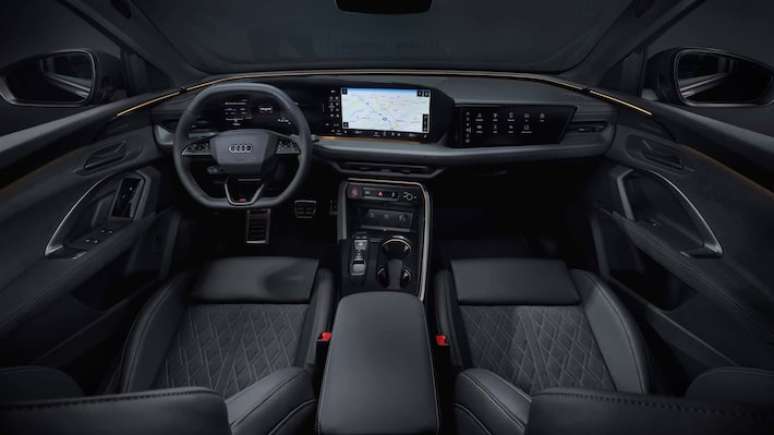 Internamente, s&atilde;o tr&ecirc;s op&ccedil;&otilde;es distintas de revestimento da cabine: preta, bege ou marrom