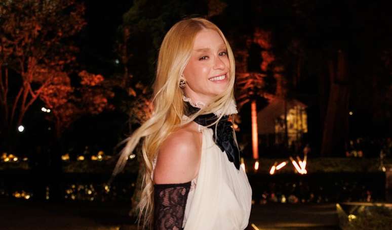 Vintage is trend: Marina Roy Barbosa Elects underlined and Look couture for the gala ball in SP. Photo!