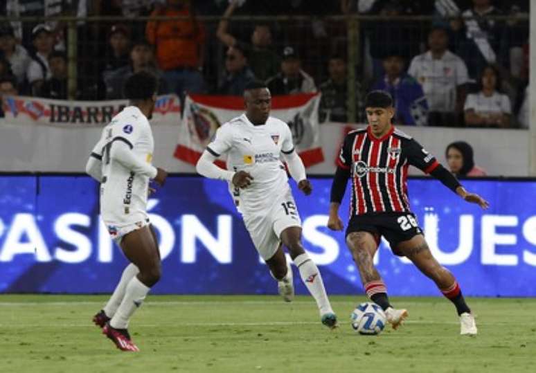 S&atilde;o Paulo n&atilde;o tem bom retrospecto contra a LDU, fora de casa &ndash;