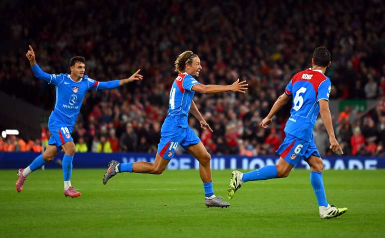 Marcos Llorente comemorando um dos gols do Atl&eacute;tico de Madrid 