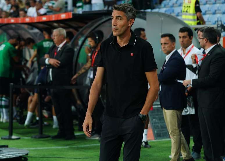 Bruno Lage durante partida do Benfica 