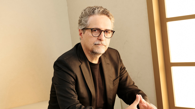 Kleber Mendonça Filho é o diretor de O Agente Secreto