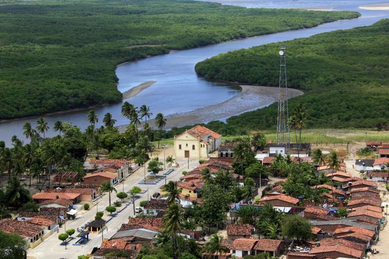 Distrito de Tejucupapo, munic&iacute;pio de Goiana, com a igreja de S&atilde;o Louren&ccedil;o, erguida no s&eacute;culo 16, uma das mais antigas de Pernambuco.