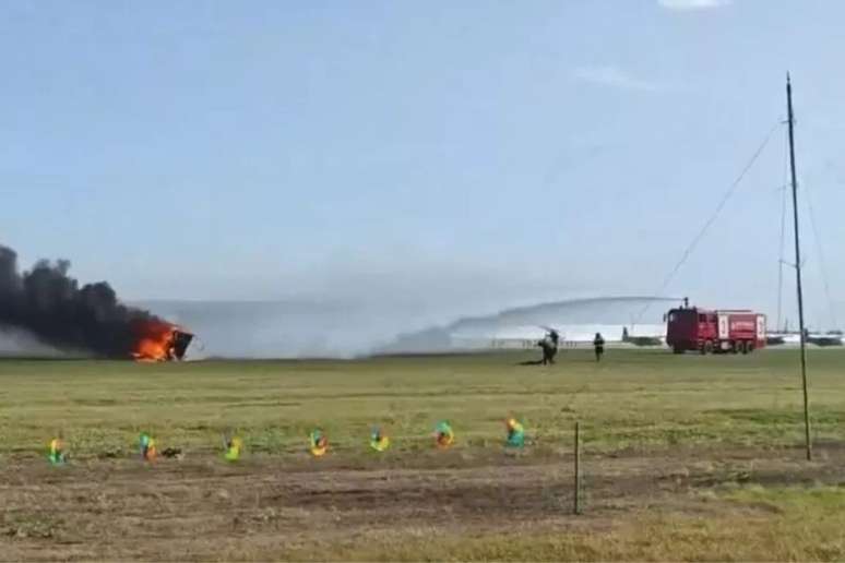 Dois carros voadores colidiram durante um ensaio para o Changchun Air Show, na China