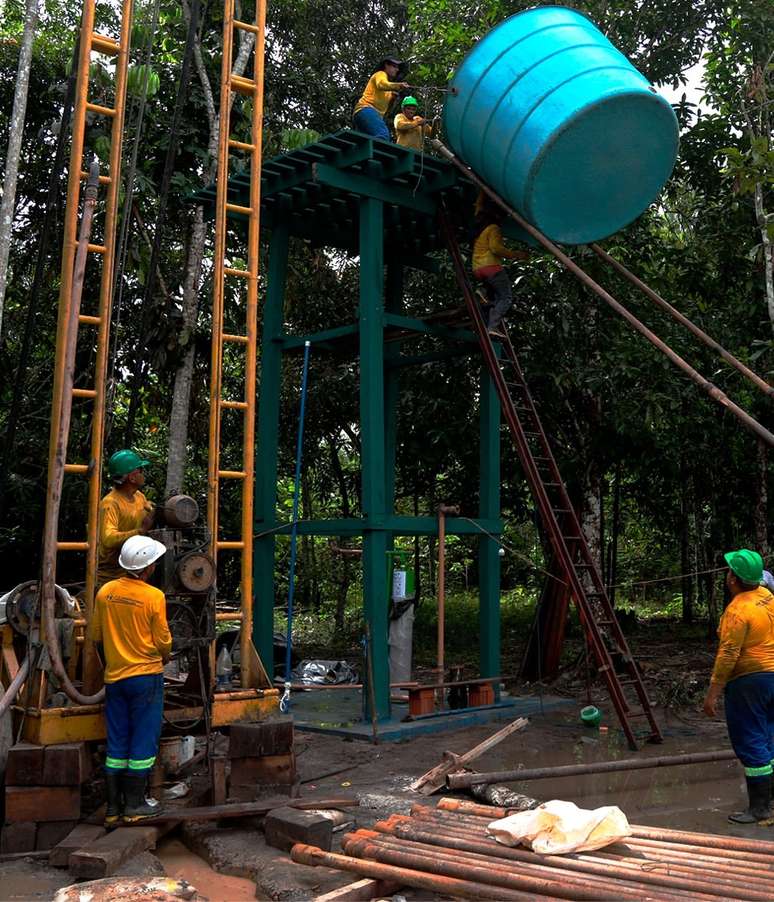 Instalação de um sistema de água potável movido a energia solar no quilombo