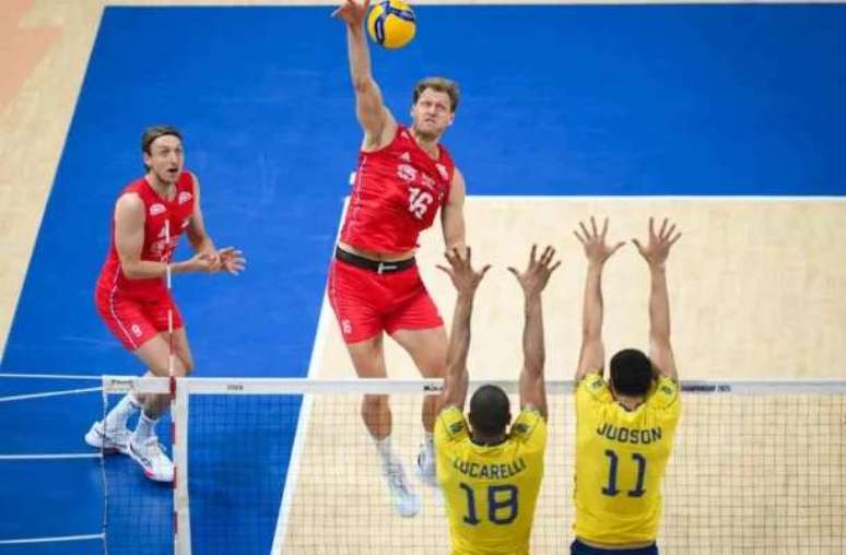 Brazil falls in Serbia and needs the China set to go to the round 16 of the Volleyball World Cup