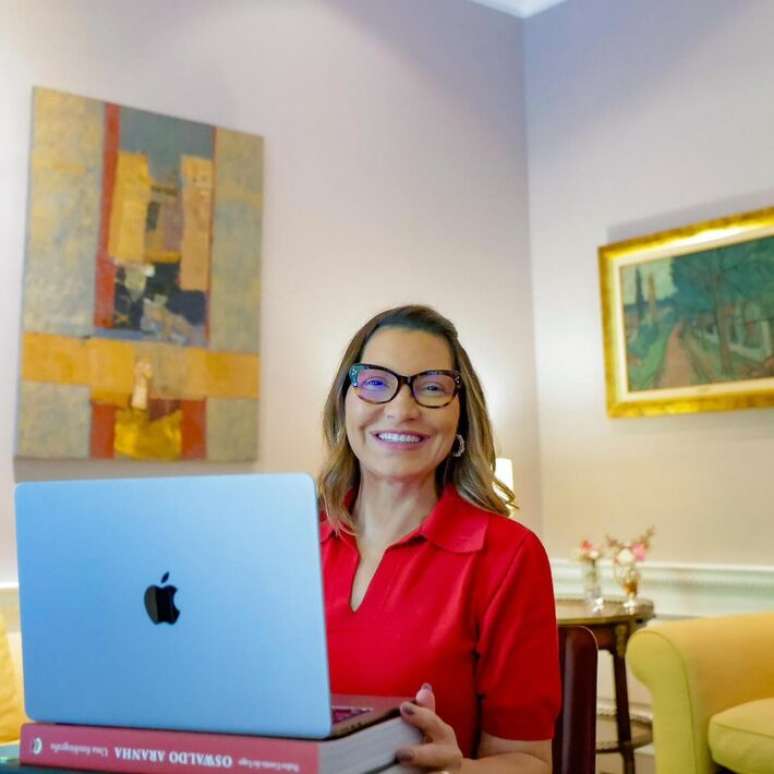 Janja participou de evento sobre alimentação escolar de forma remota.