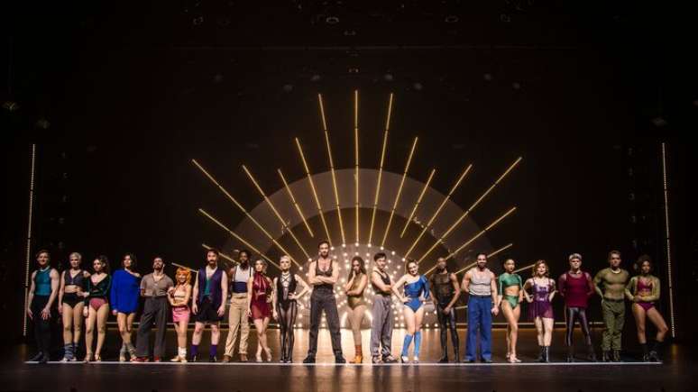 Musical 'A Chorus Line' estreia no Brasil com Raul Gazolla e vers&atilde;o de Miguel Falabella