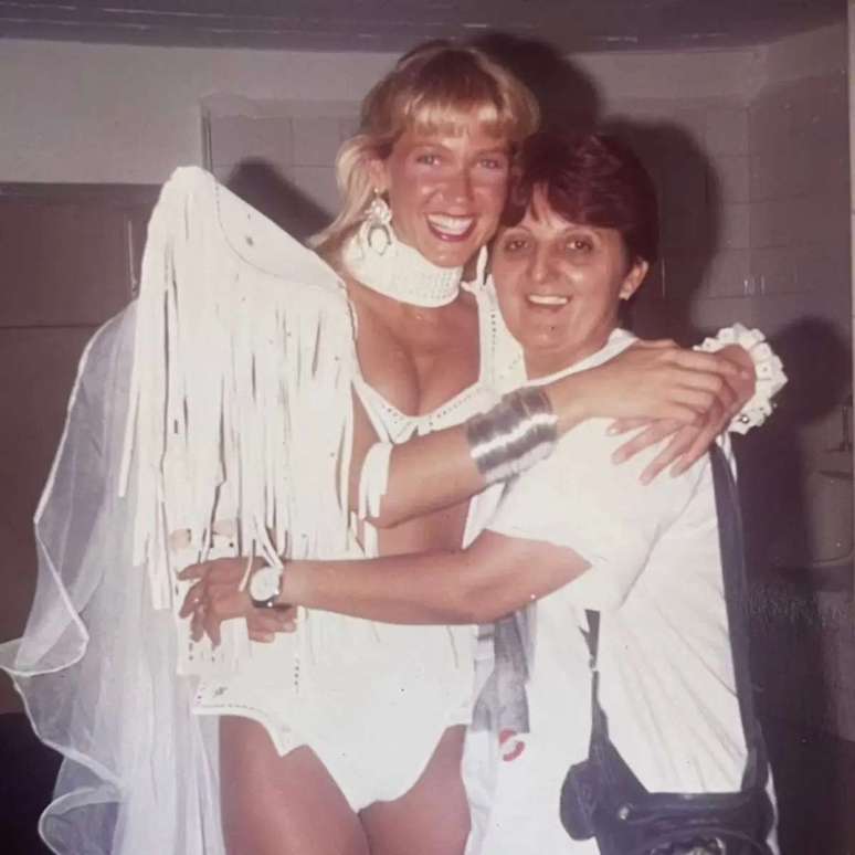 Veja as fotos raras que Xuxa mandou fã deletar –