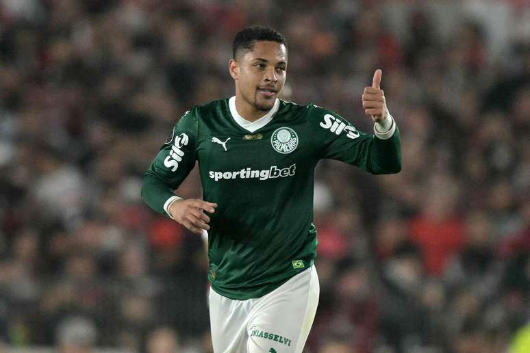Vitor Roque fezo segundo gol do Palmeiras no duelo contra o River Plate, pela LIbertadores.