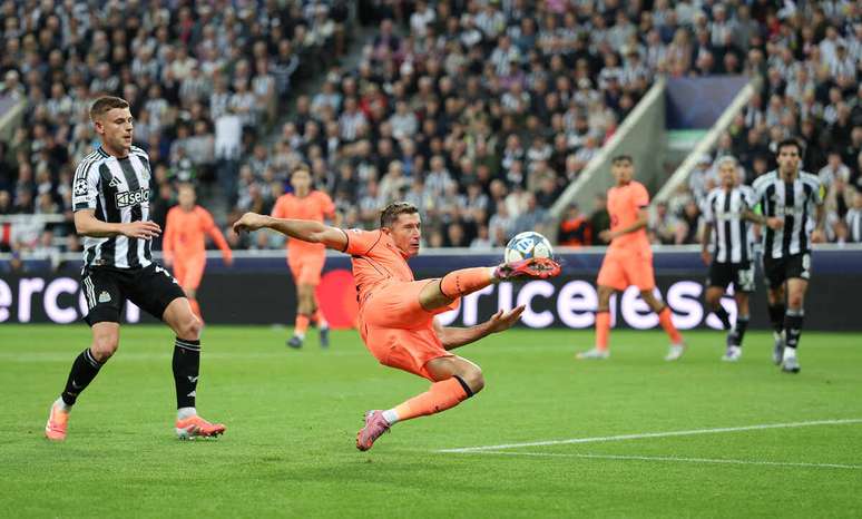Barcelona vence o Newcastle pela estreia da Champions –