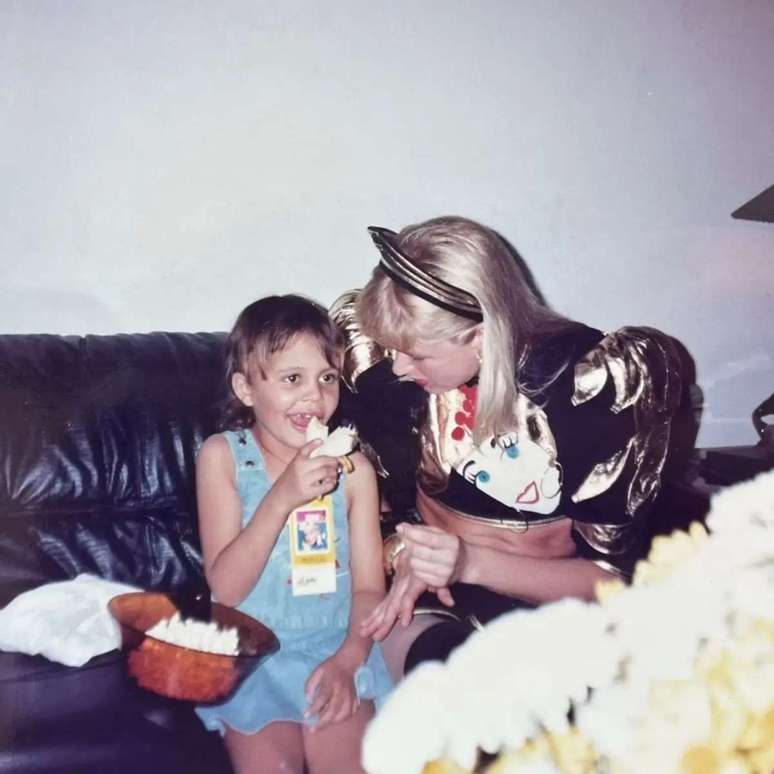 Veja as fotos raras que Xuxa mandou fã deletar –