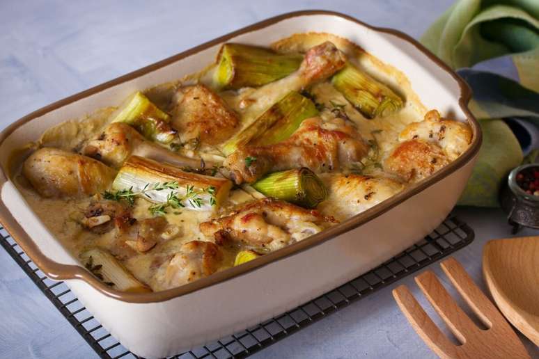 Frango cremoso com alho-por&oacute; 