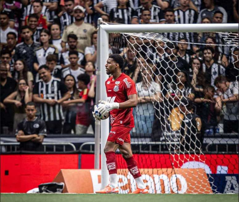 Diógenes pode ser titular contra o São Paulo –