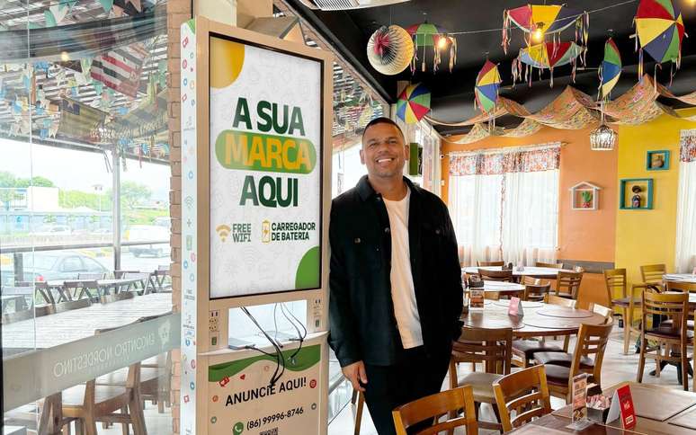 Nascido pobre em Duque de Caxias, Rafael Soares trabalhou desde a adolescência. Tentou vários empregos e empreendimentos, até acertar.