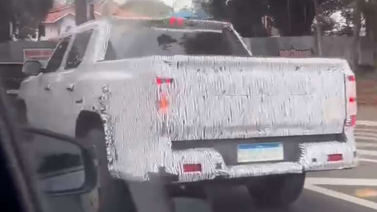 Nova gera&ccedil;&atilde;o da picape Volkswagen Amarok em testes no Brasil