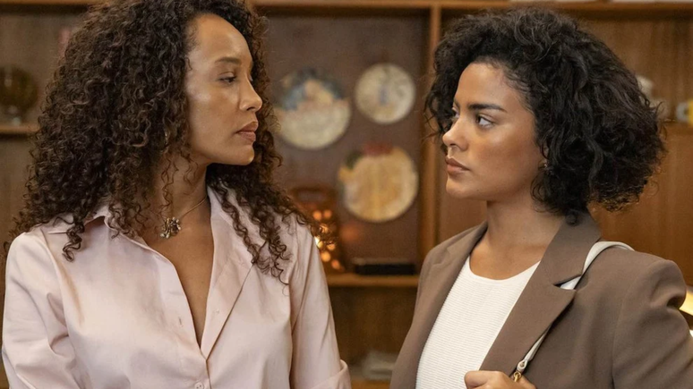 Everything goes: Raquel and Fatima saw hostages of bad guys in the final stretch