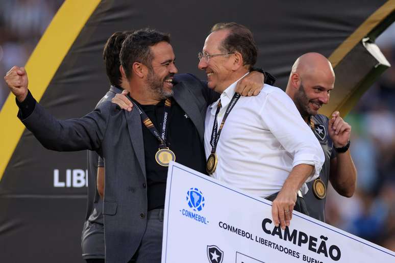 Textor e Artur Jorge comemorando a conquista da Libertadores 