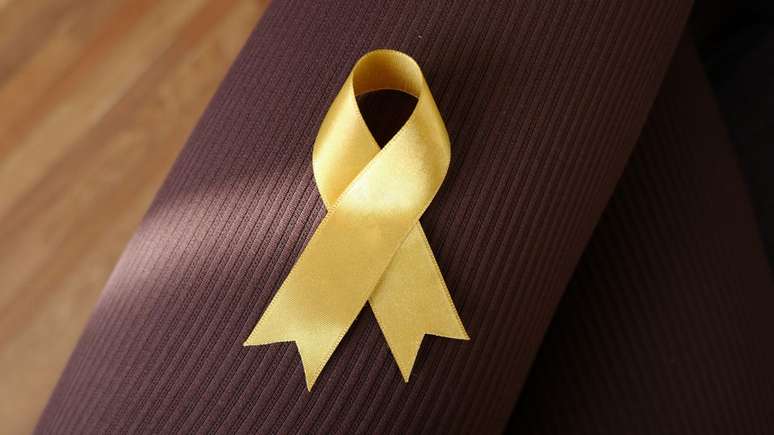 SEPTEMBER yellow: when the pain hides behind the smiles