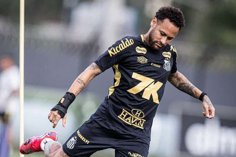 Neymar est&aacute; fora do cl&aacute;ssico contra o S&atilde;o Paulo &ndash;