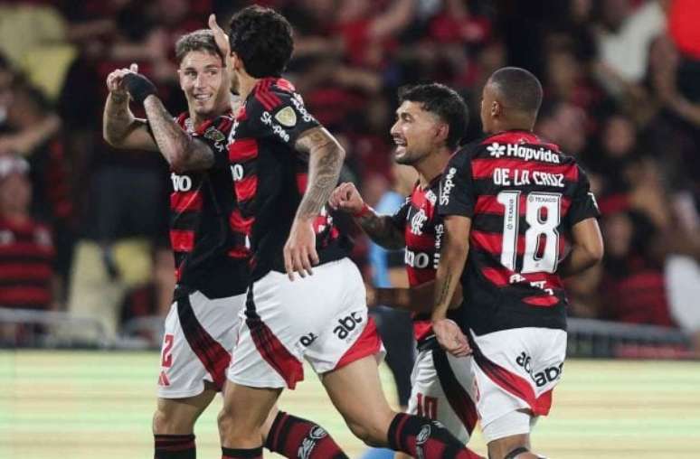 Flamengo, with ups and downs, wins Estudiantes and leaves in front of Libertadores