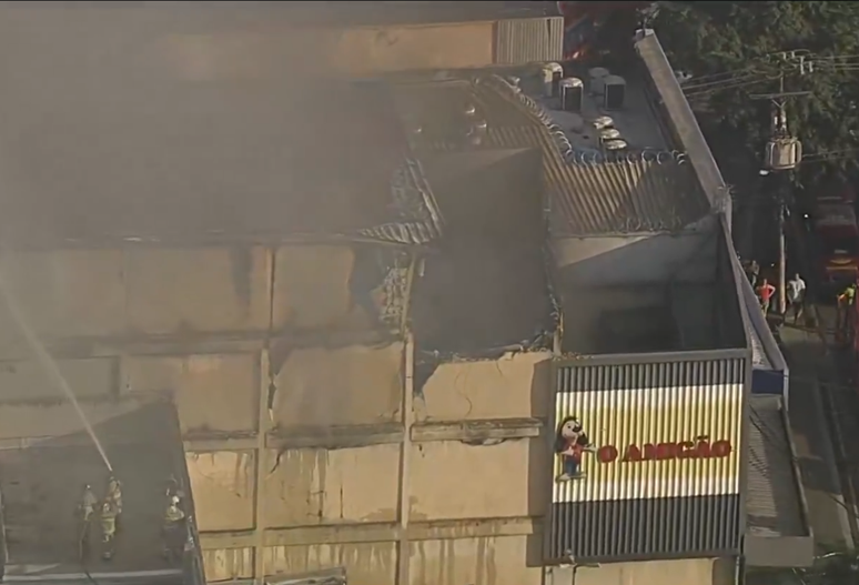 Inc&ecirc;ndio atinge loja na Zona Sudoeste do RIo
