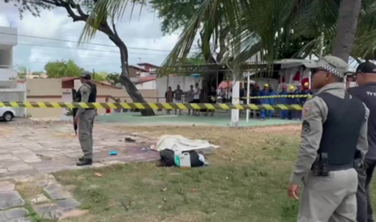 O idoso teve a cabeça cortada em uma praça pública em Natal (RN)