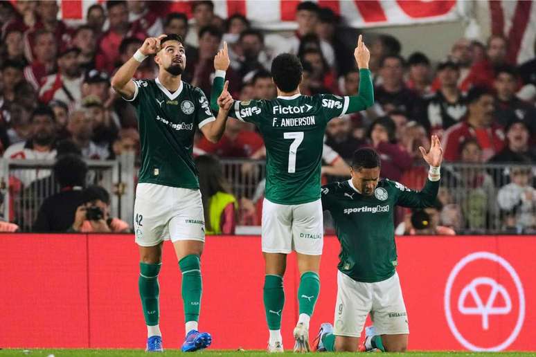 Palmeiras segue na vice-liderança do Brasileirão