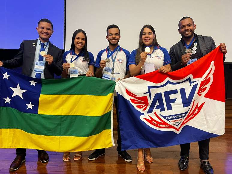 O trio de estudantes &eacute; orientado pelos professores Alisson Souza e Makel Bruno