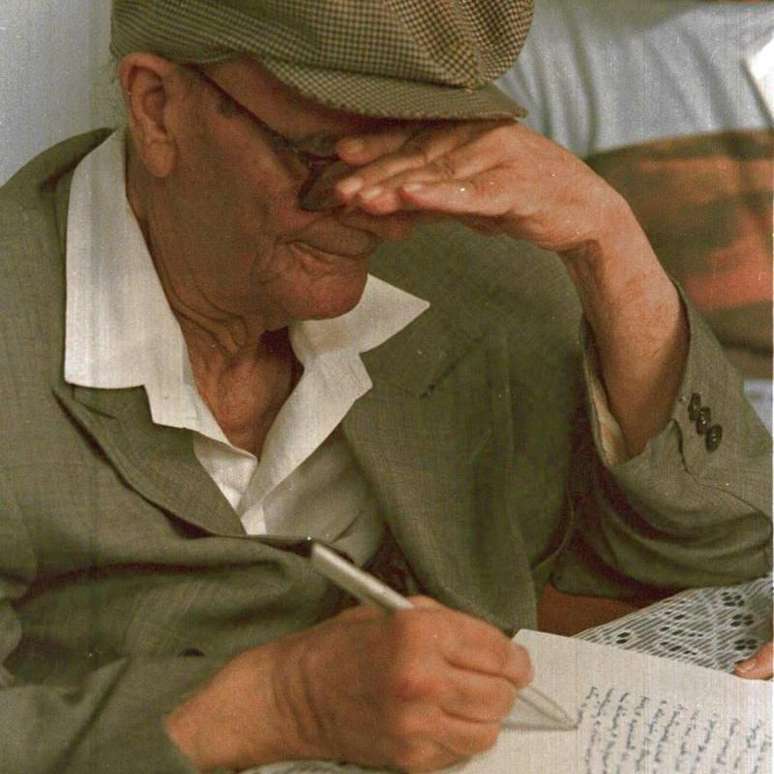 M&eacute;diuns famosos como Chico Xavier (1910-2002) ajudaram a popularizar o espiritismo no Brasil; entretanto, especialista aponta para a falta de 'sucessores'