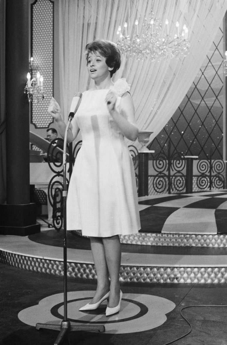 A finlandesa Marion Rung, que vemos aqui atuando durante o Festival Eurovision de 1962, tamb&eacute;m participou na Intervision