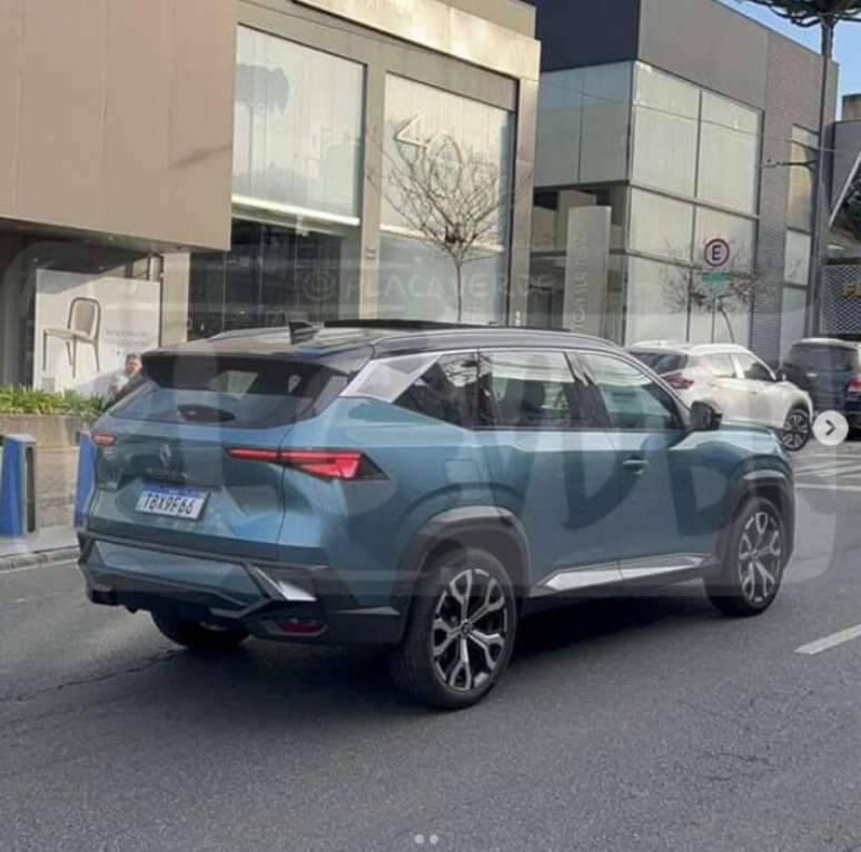 Flagra Renault Boreal