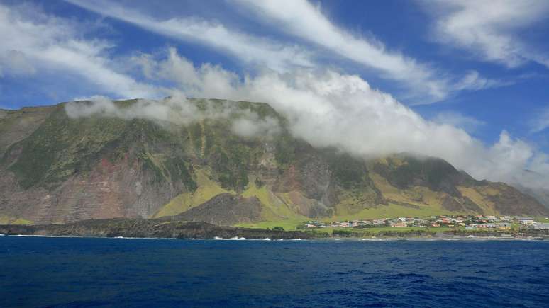 Trist&atilde;o da Cunha &eacute; o local habitado mais isolado do planeta