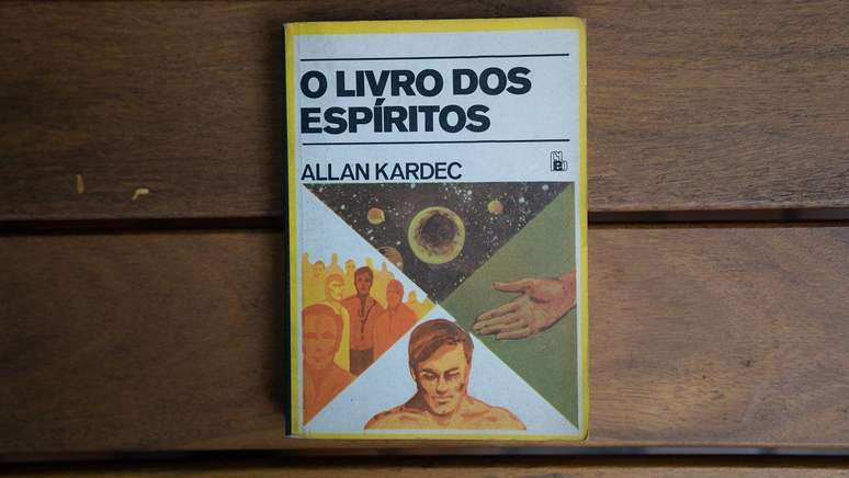 O Livro dos Esp&iacute;ritos lan&ccedil;ou as bases de religi&atilde;o criada por Kardec