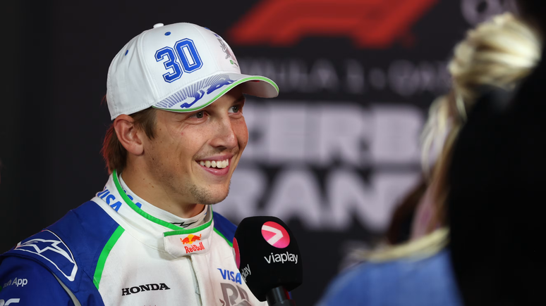 Liam Lawson celebra excelente resultado em classificação na Fórmula 1